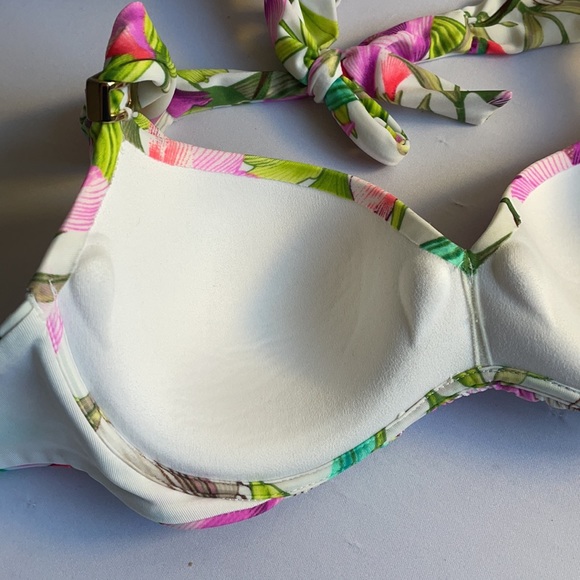 Floral Victoria’s Secret Bikini Top 32B Padded - Picture 5 of 6
